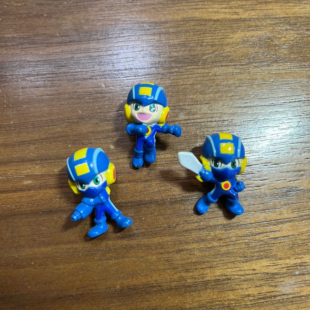 ロックマン　マグネット付き　ミニフィギュア　人形　マスコット　磁石_画像1