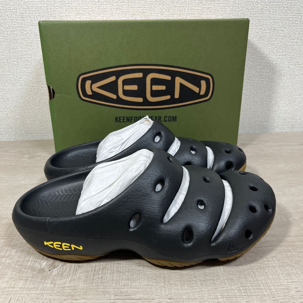 1円スタート売切り 新品未使用 キーン KEEN YOGUI ヨギ サンダル スリッポン スニーカー 26cm 完売品 人気 ブラック 黒 定価8,580円_画像3