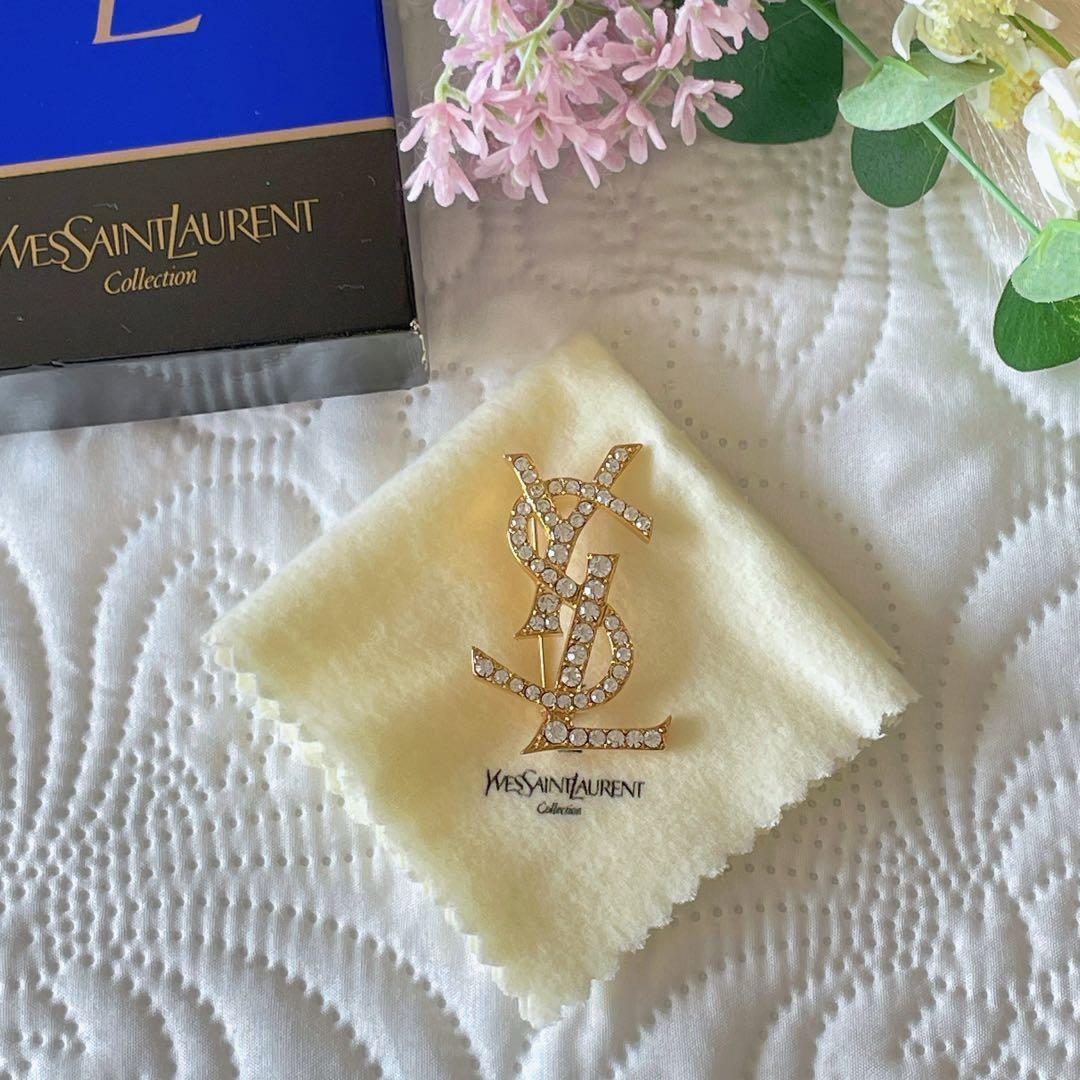 送料無料 極美品 イヴサンローラン ブローチ カサンドラ ロゴ YSL