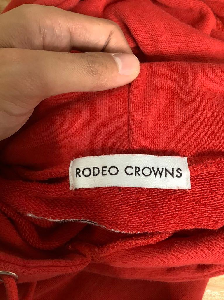 む1221 RODEO CROWNS ロデオクラウンズ プルオーバー スウェットパーカー F レッド ロゴプリント_画像3
