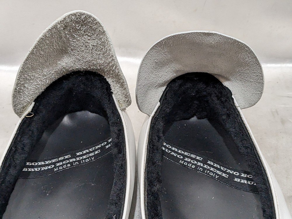 BRUNO BORDESE голубой noborute-ze внутри боа заклепки Loafer туфли без застежки обувь для вождения размер : неизвестен цвет : белый 