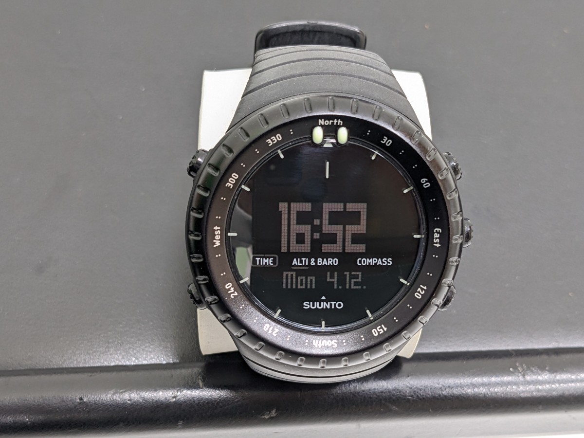 スント SUUNTO CORE BLACK ユニセックス 腕時計 稼働品_画像1