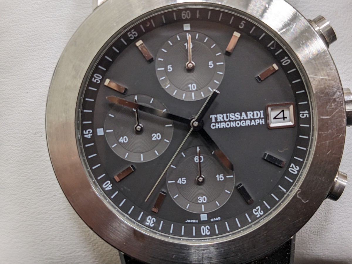 TRUSSARDI トラサルディ クロノグラフ TR-2075 メンズ腕時計 クオーツ 稼働品_画像3