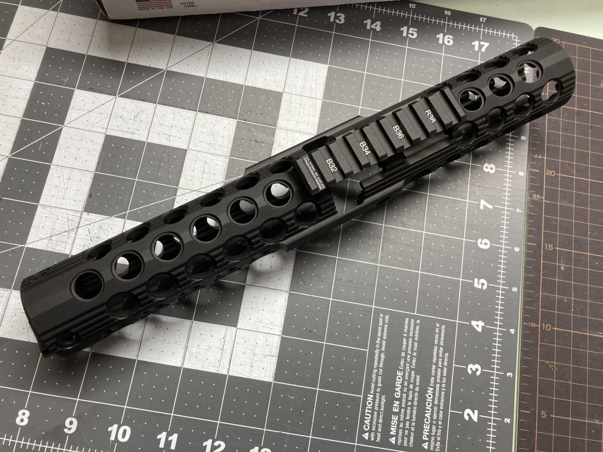 実物 TROY レイル ハンドガード AR15 M4 特殊部隊　Troy Battle Rail Delta-CX - 12in, Black SRAI-DLT-CXBT-00_画像4