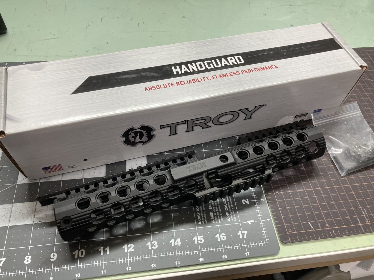 実物 TROY レイル ハンドガード AR15 M4 特殊部隊　Troy Battle Rail Delta-CX - 12in, Black SRAI-DLT-CXBT-00_画像1