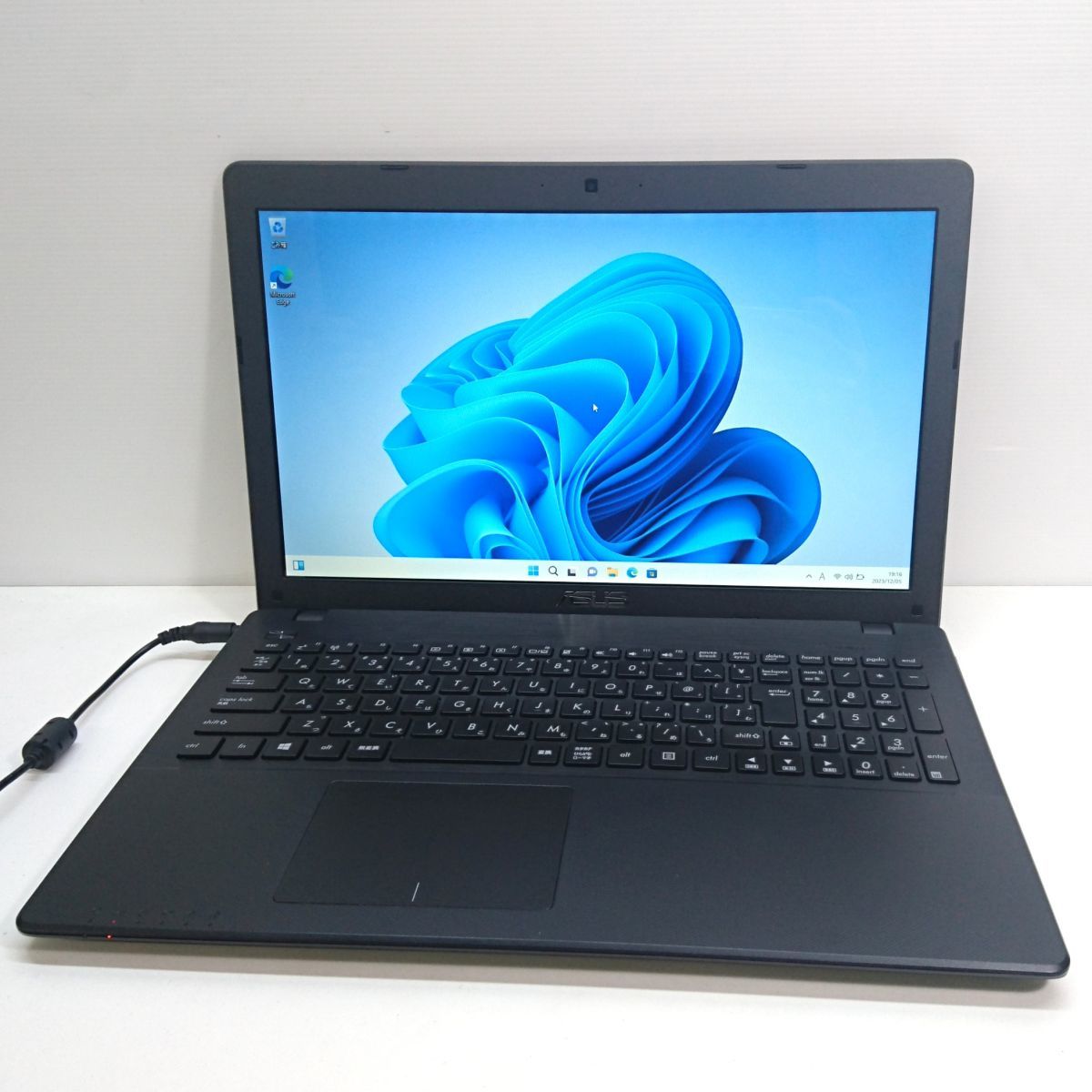 現状品 ASUS 15.6インチ X550WA Win11/AMD E1-6010 [M7533]_画像1