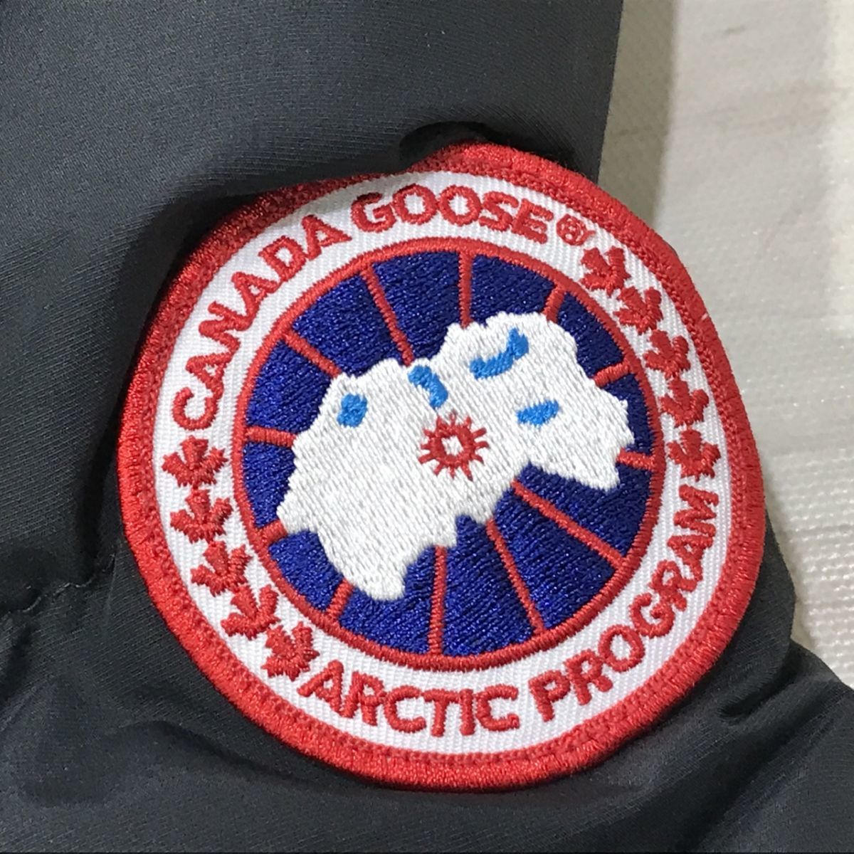 CANADA GOOSE Canada Goose hybrid ji coat M size men's down jacket [N0477]