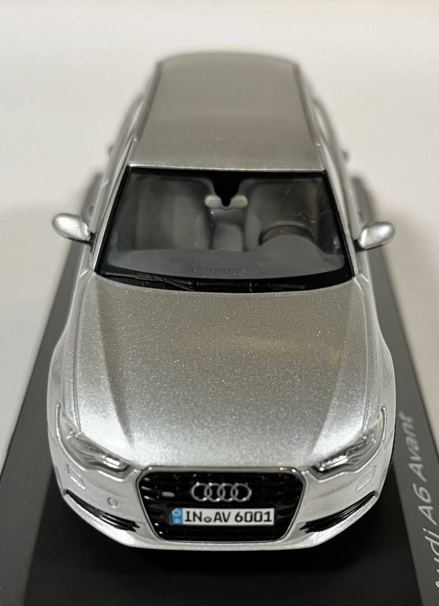 Audi 特注 Audi A6 (C7) Avant Ice silver 2010Year 1/43 scale Schuco製_画像4