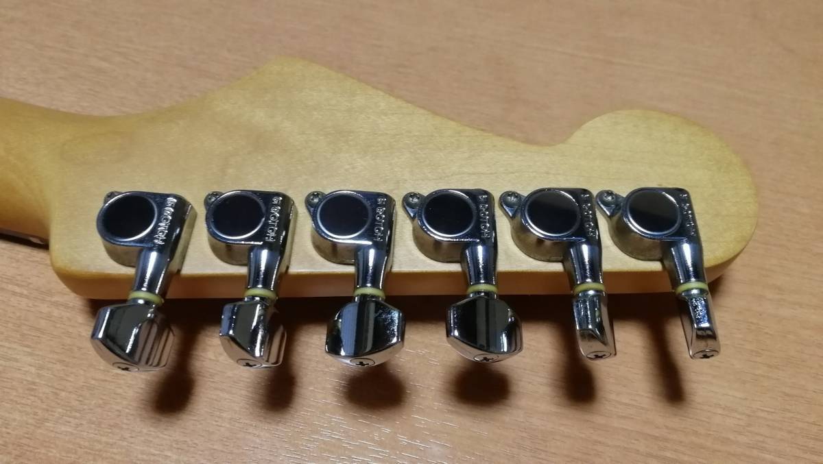 Fender Japan ST-CHAMP 前期型（アンプ内蔵／小型ギター）　送料無料_画像9