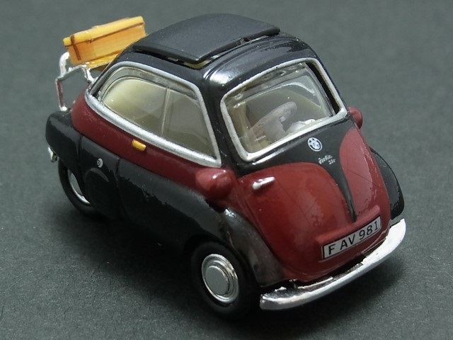 ** Sunday night * loose *BMW ISETTA*CARARAMA*HONGWELL *1/72