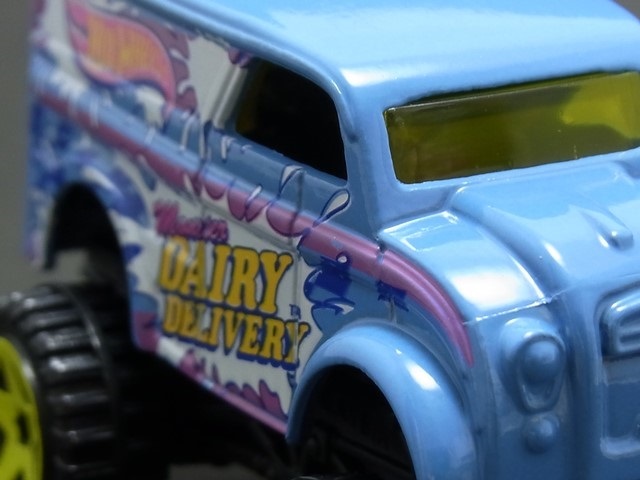 ☆☆日曜夜☆未開封新品☆MONSTER DAIRY DELIVERY (1985 DIVCO MILK TRUCK) (第1世代金型)☆HOT WHEELS_画像1