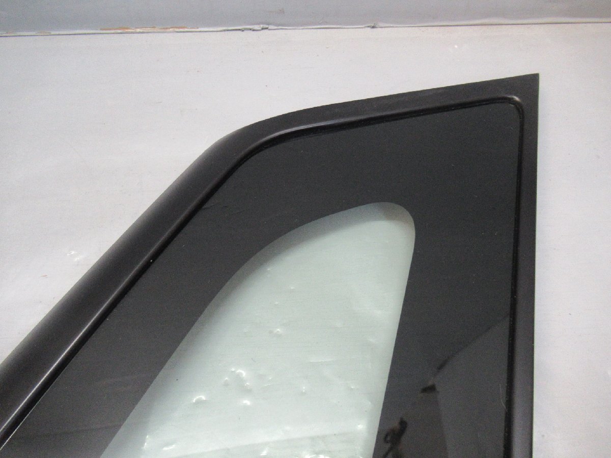 デイズルークス　B21A　左　フロント　ピラーガラス　クォーターガラス　三角ガラス　M2A28　助手席側　コーナーガラス　純正　23036　伊t_画像2