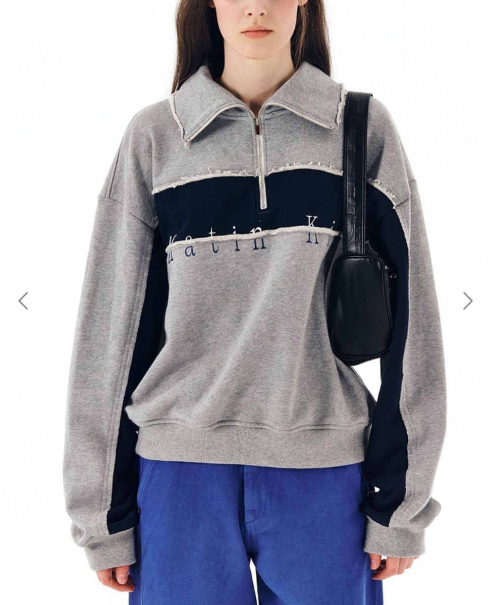 Matin Kim マーティン キムBLOCK LOGO HALF ZIP SWEATSHIRT Matin Kim マーティン キムBLOCK LOGO HALF ZIP SWEATSHIRT