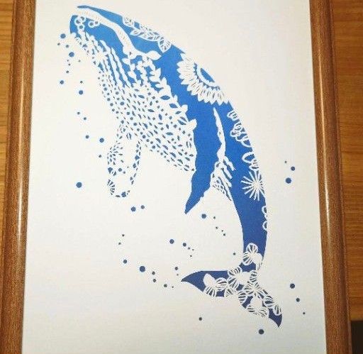 切り絵　クジラさん