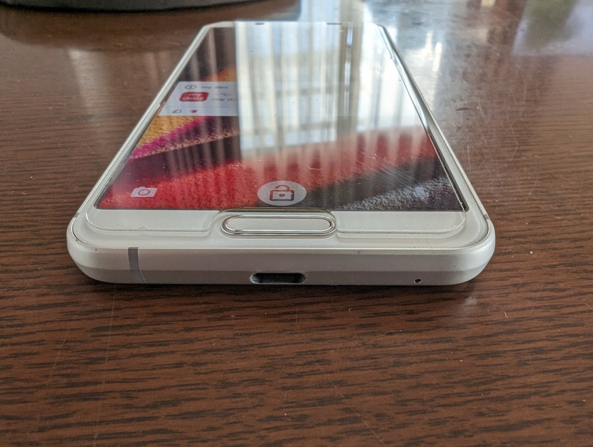 中古　ドコモ　シャープ　AQUOS SENSE3　SH-02Ｍ　判定○_画像4