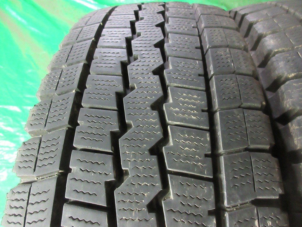 2018年製 DUNLOP WINTERMAXX LT03 205/75R16 113/111L LT 4本 №4423上 スタッドレス 冬タイヤ キャンター ダイナ デュトロ 70～80％残溝_画像4