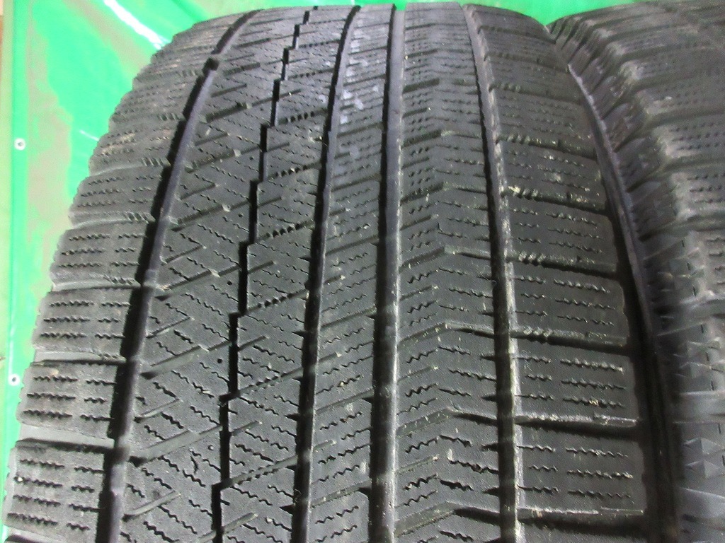 2017年製 ブリヂストン ブリザック BRIDGESTONE BLIZZAK VRX2 235/55R18 4本 No.4426上 スタッドレス 雪 氷 冬タイヤ スノータイヤ_画像4