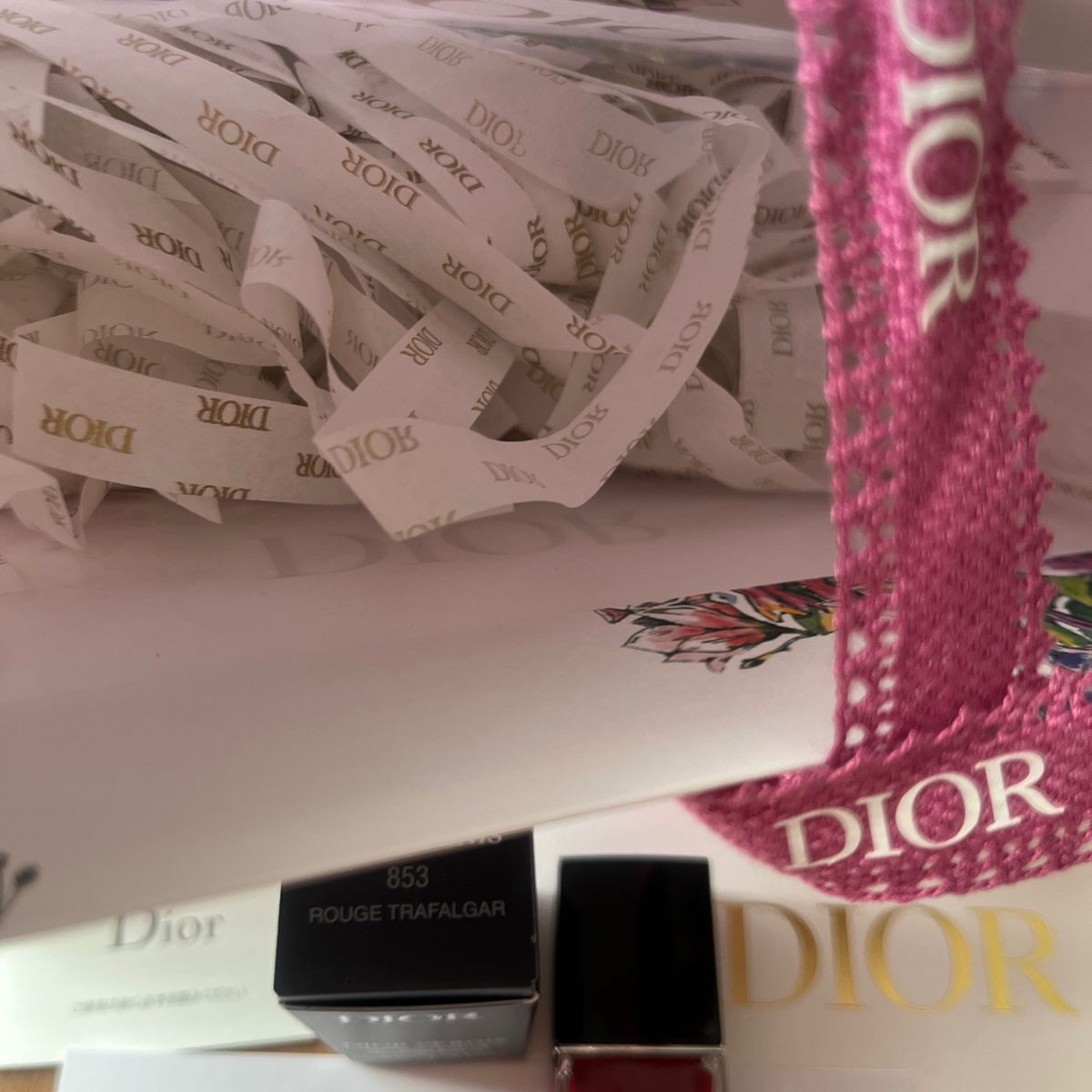 Dior ディオール　ルージュトラファルガー　853 ヴェルニ　ネイル　マニキュア　ディオールヴェルニ