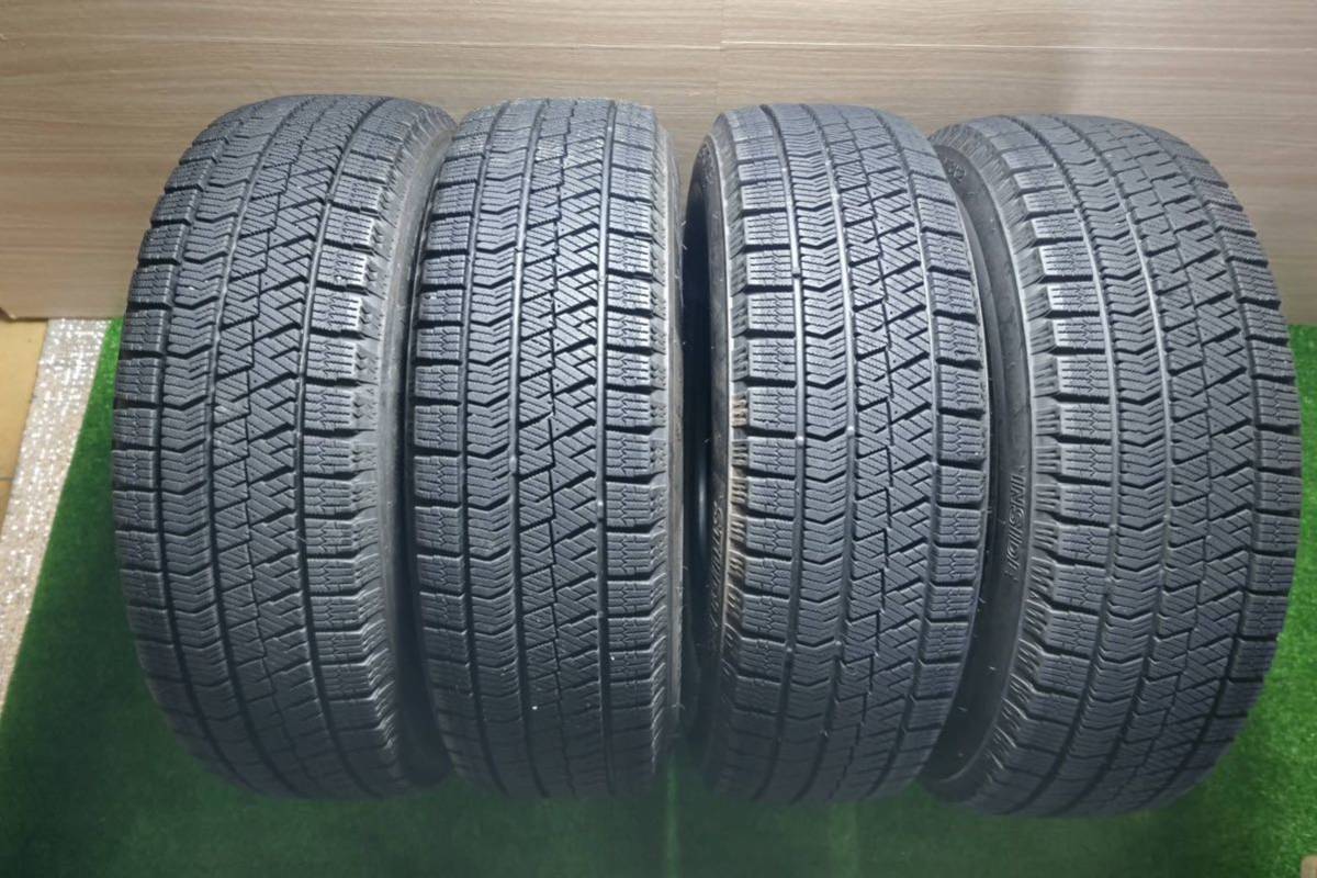 中古タイヤ　BRIDGESTONE BLIZZAK VRX2 175/65R15 84Q 2018年　バリ 溝 ブリザック スタッドレスタイヤ フィット　送料込み　激安　A177_画像1