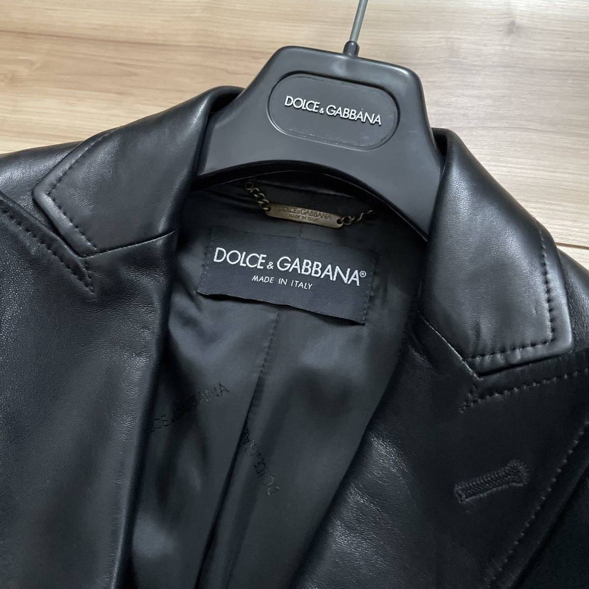 [ бесплатная доставка ][ пик ][ прекрасный товар ] Dolce & Gabbana овчина кожаный жакет чёрный черный 46 овечья кожа кожа ягненка выполненный в строгом стиле 