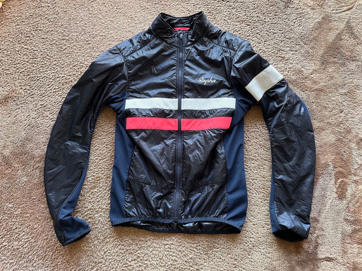 新品】Rapha ラファ ブルベインサレーテッドジャケット Sサイズ 新品】Rapha ラファ ブルベインサレーテッドジャケット Sサイズ