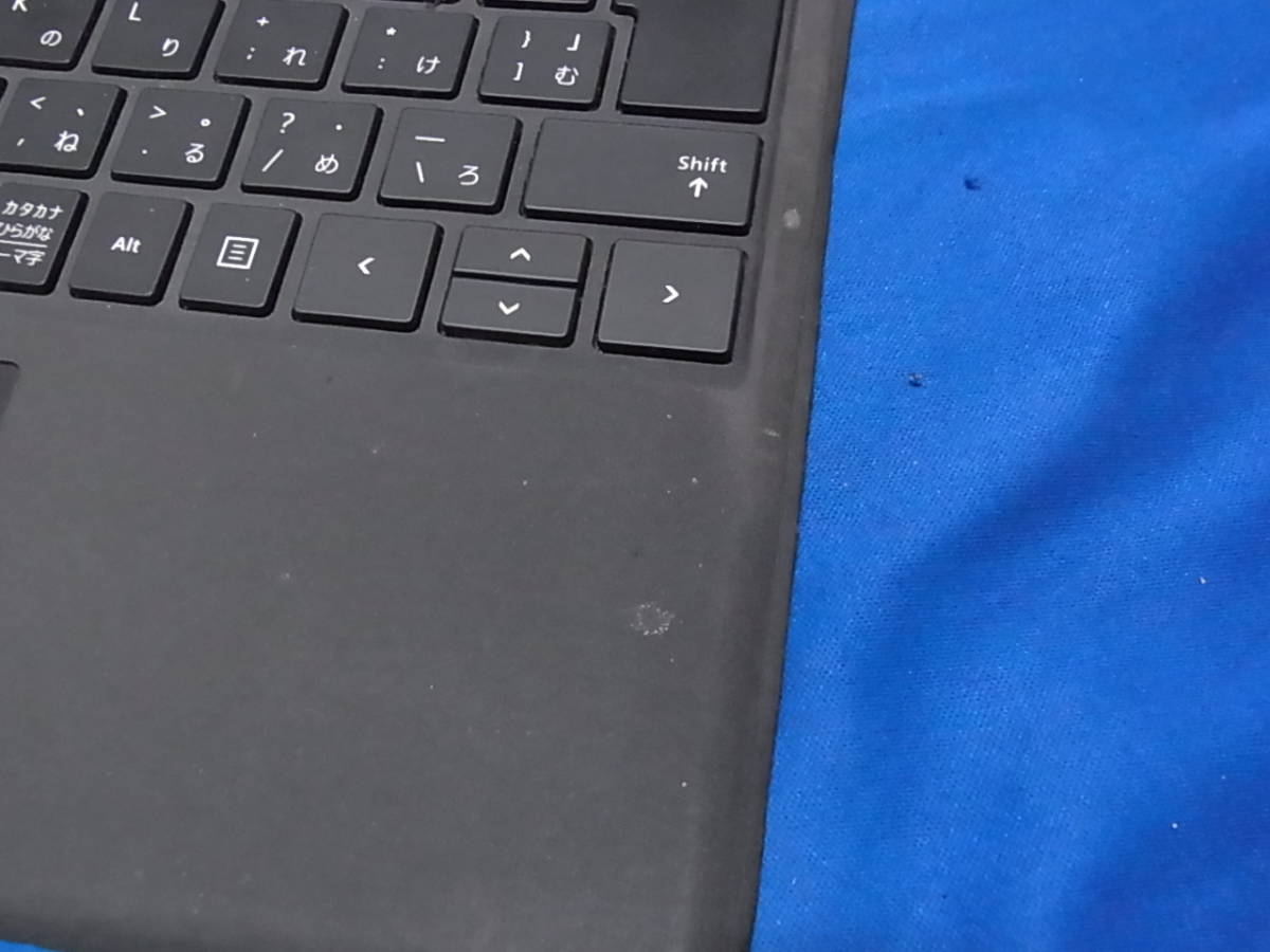 Microsoft Surface Pro タイプ カバー ブラック FMM-00019 _目立つキズ、汚れやスレ跡があります。