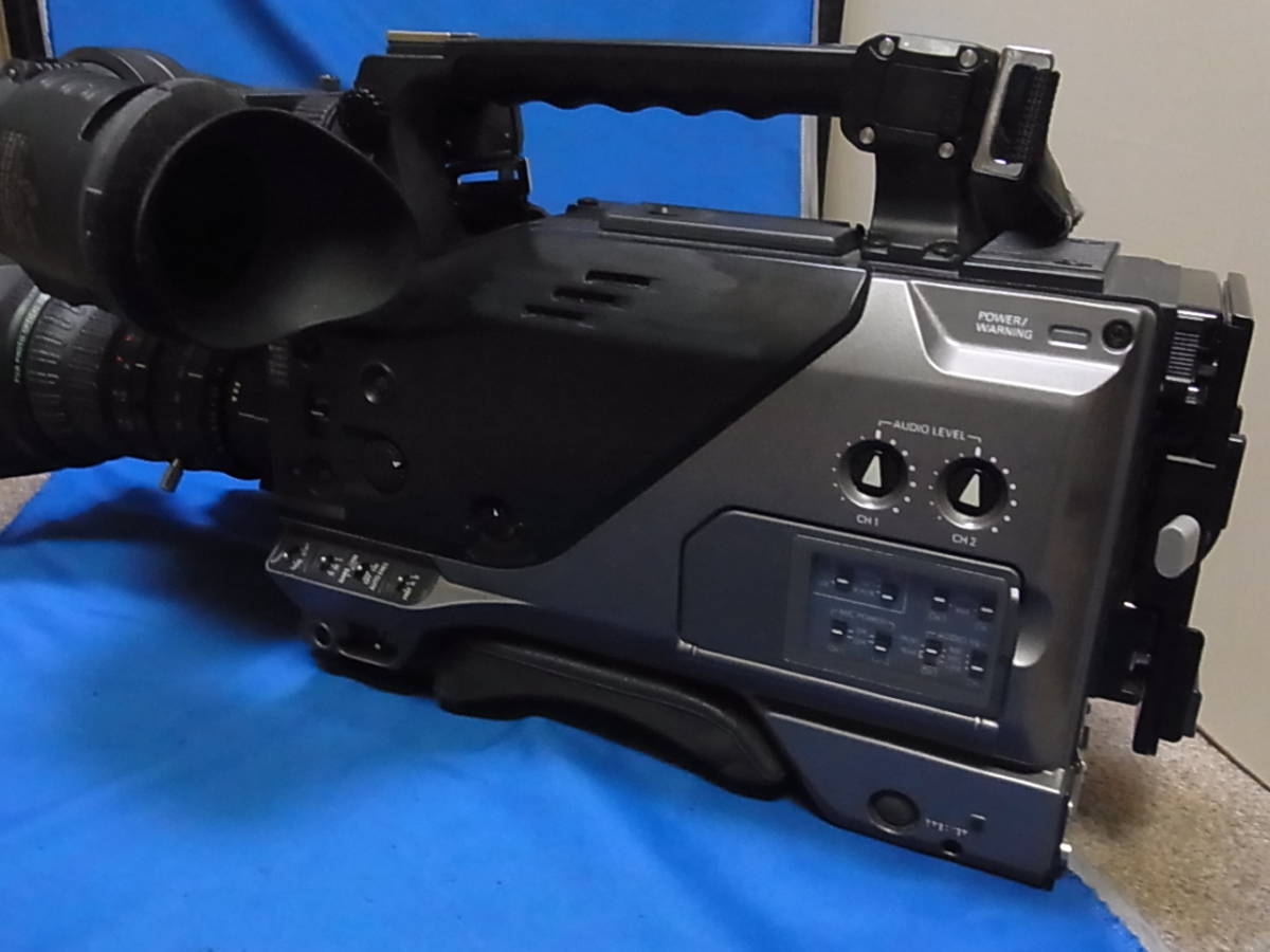 Panasonic　業務用 ビデオカメラ AG-DVC200 ジャンク品_画像2