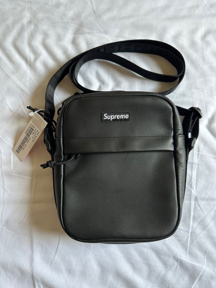 Supreme レザーショルダーバッグ シュプリーム 未使用品 Supreme レザーショルダーバッグ シュプリーム 未使用品
