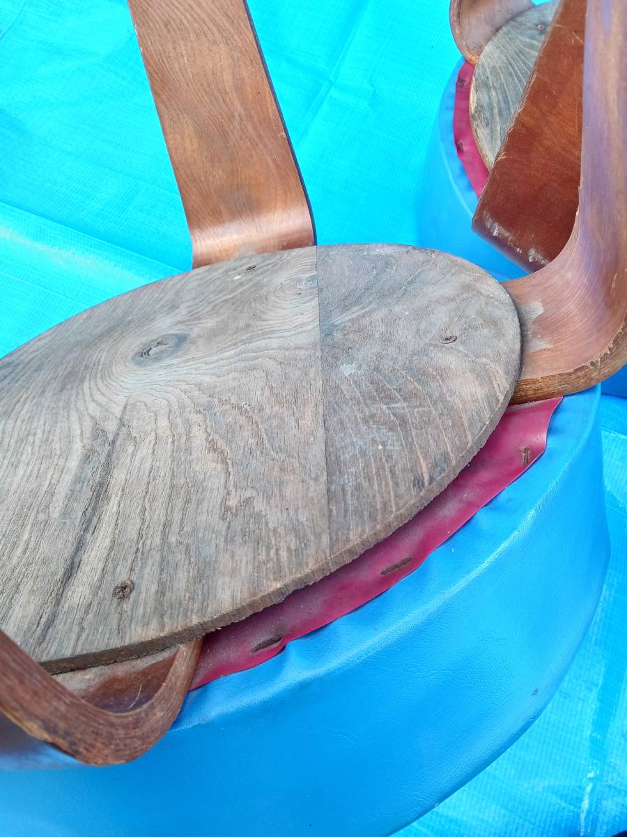 【昭和レトロ】椅子 チェアー 木製 3脚 アンティーク 青 ブルー 重ねられる 丸椅子 丸型 _画像6