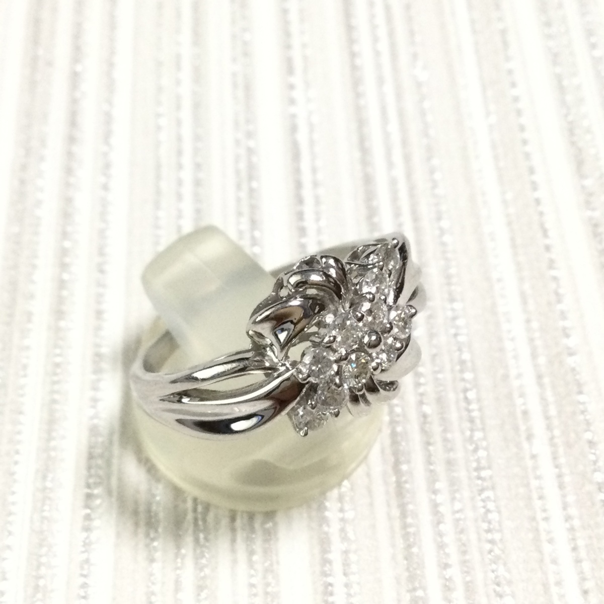 Pt900　ダイヤモンド0.5ct　ダイヤ10石　リング　＃17　17号　プラチナカラー　指輪　お花　リボン　モチーフ