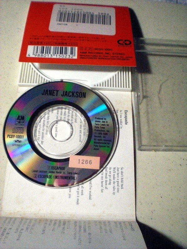 Escapade / Janet Jackson 〔8cm CD シングル CDS〕ジャネット・ジャクソン　PCDY-10011_画像2