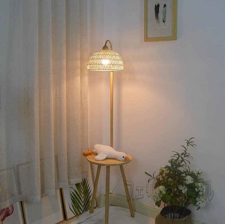 フロアライト スタンドライト テーブル付き 寝室 リビング LED照明器具 藤編み シンプル インテリア