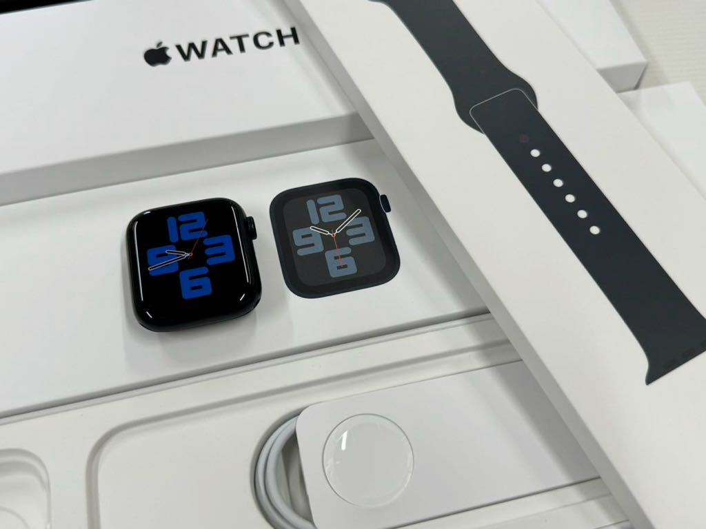 ☆即決 美品 バッテリー100% Apple Watch SE2 44mm ミッドナイト アルミニウム バンド未開封 アップルウォッチ GPSモデル 413_画像1