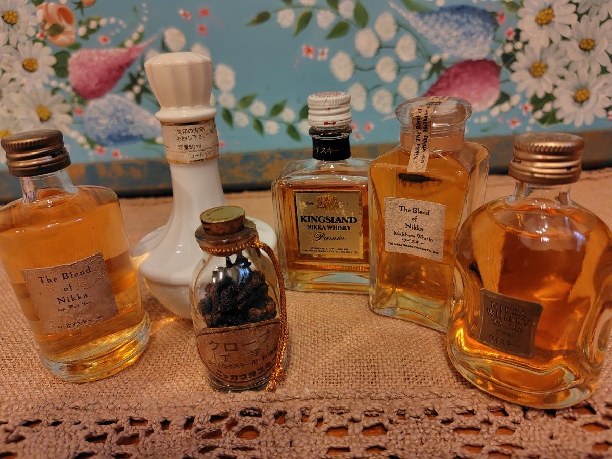 希少】ニッカ 鶴 陶器 50ml ザ・ブレンドオブニッカ 角瓶 丸瓶 希少】ニッカ 鶴 陶器 50ml ザ・ブレンドオブニッカ 角瓶 丸瓶