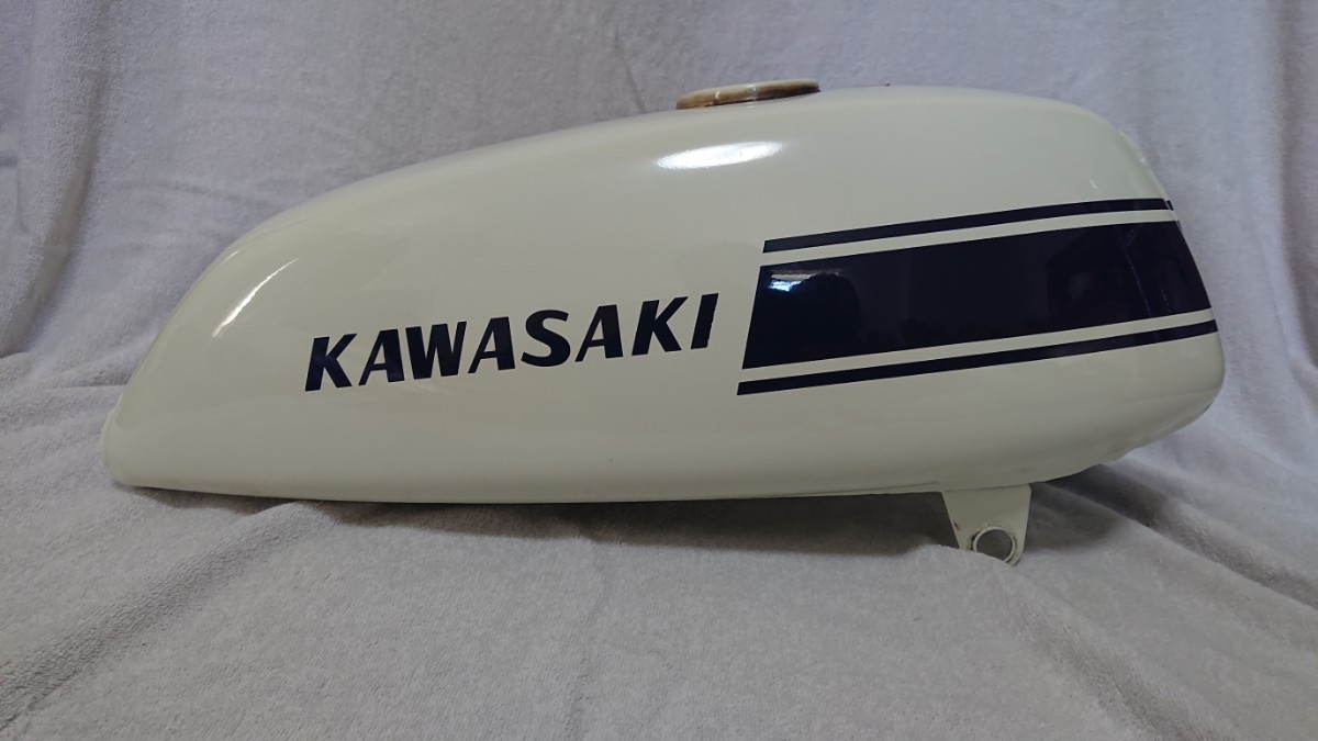 カワサキ　500SS　750SS　ガソリンタンク　キャップなし　マッハ_画像2
