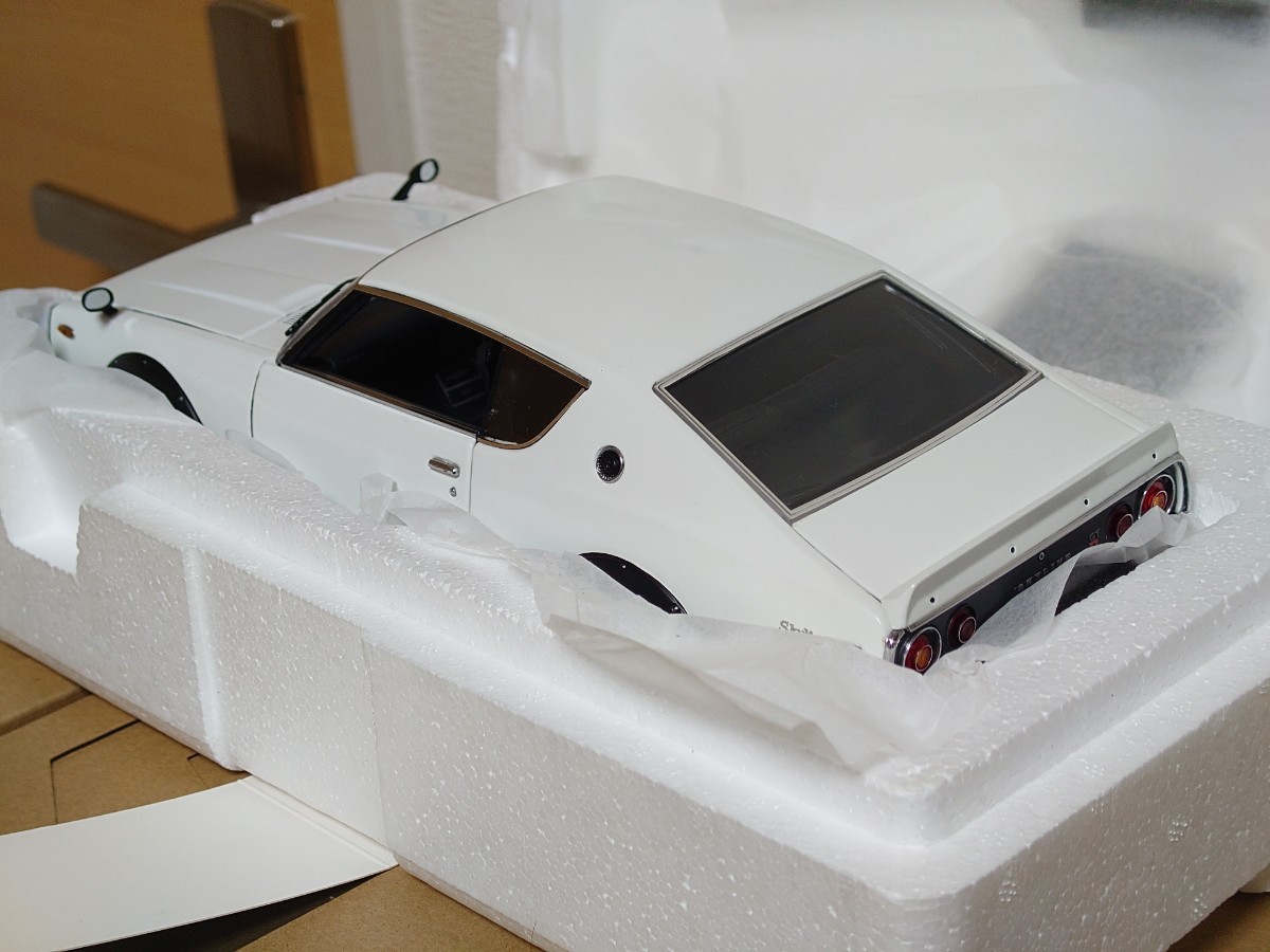 1/18 京商　スカイライン2000ケンメリGT-R（STREET SPORTS WHITE）