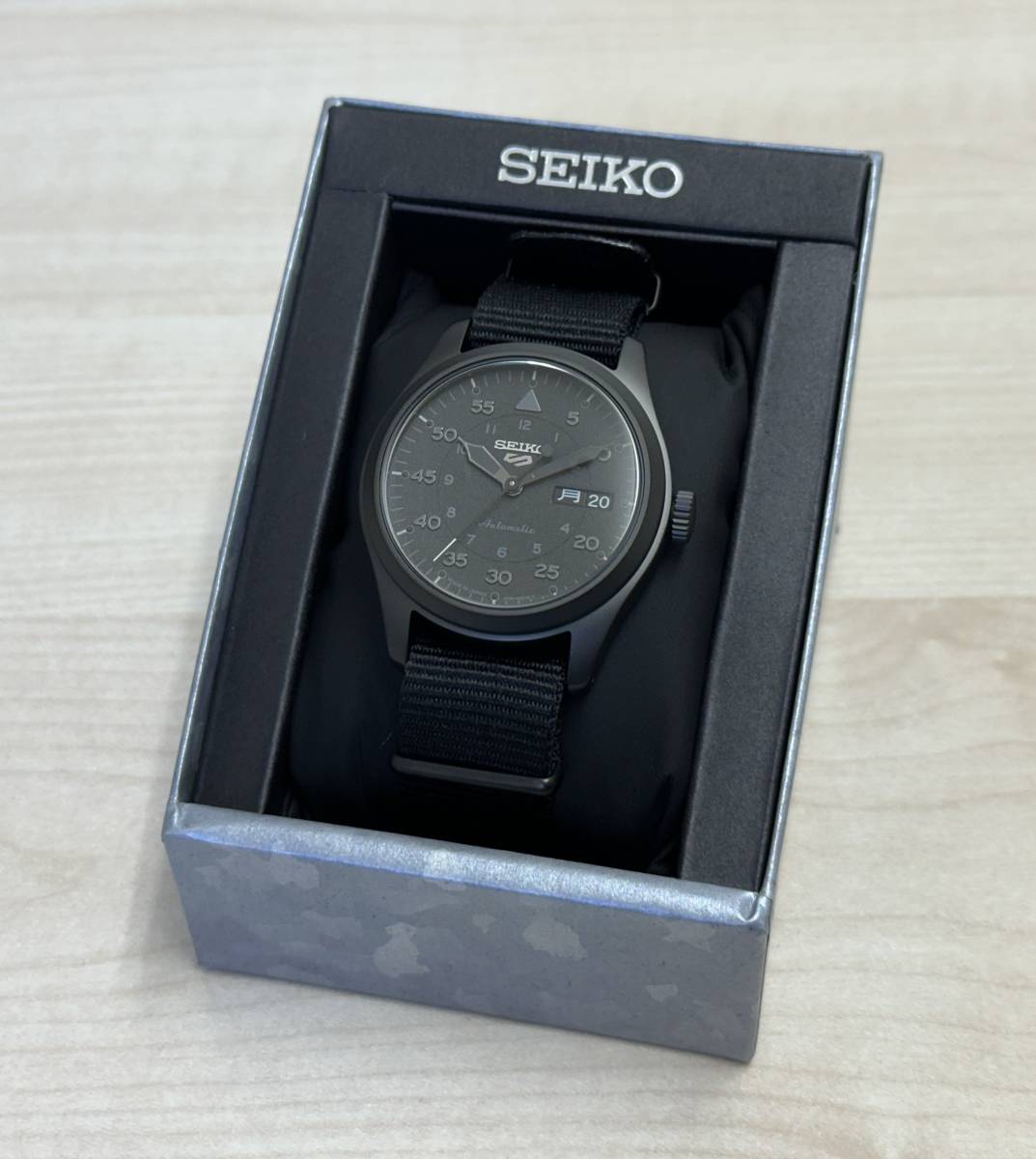 極美品 SEIKO 5 SPORTS セイコー5スポーツ Field Street Style メカニカル 自動巻き腕時計 SBSA167 4R36-10A0 ステルスブラック 箱付き完品_画像2