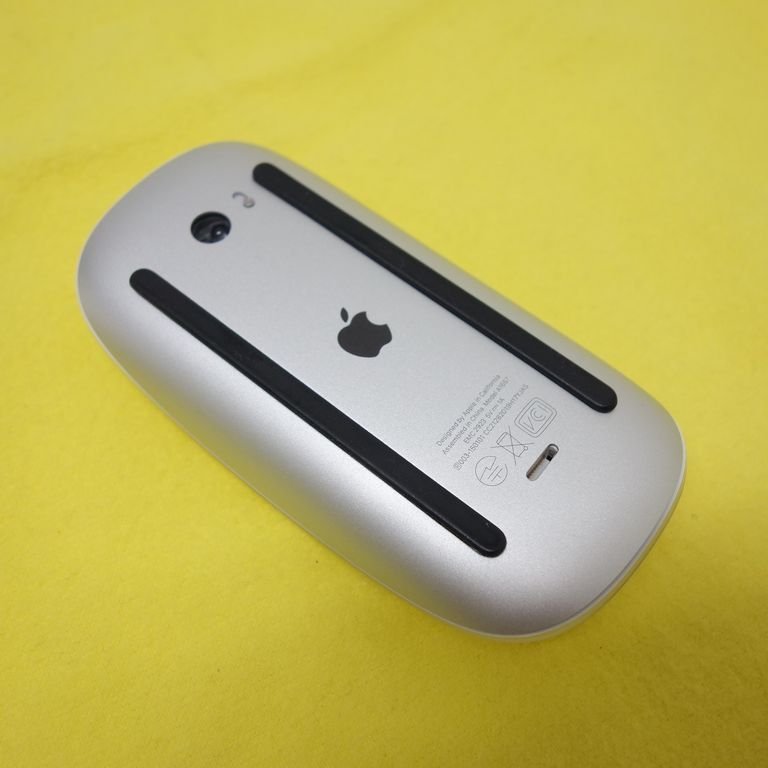 Apple Magic Mouse マジックマウス MK2E3J/A A1657 Apple純正 3日間返品可 充電タイプ インボイス対応可 送料無料 【k1213-15-1220】兼P_画像4