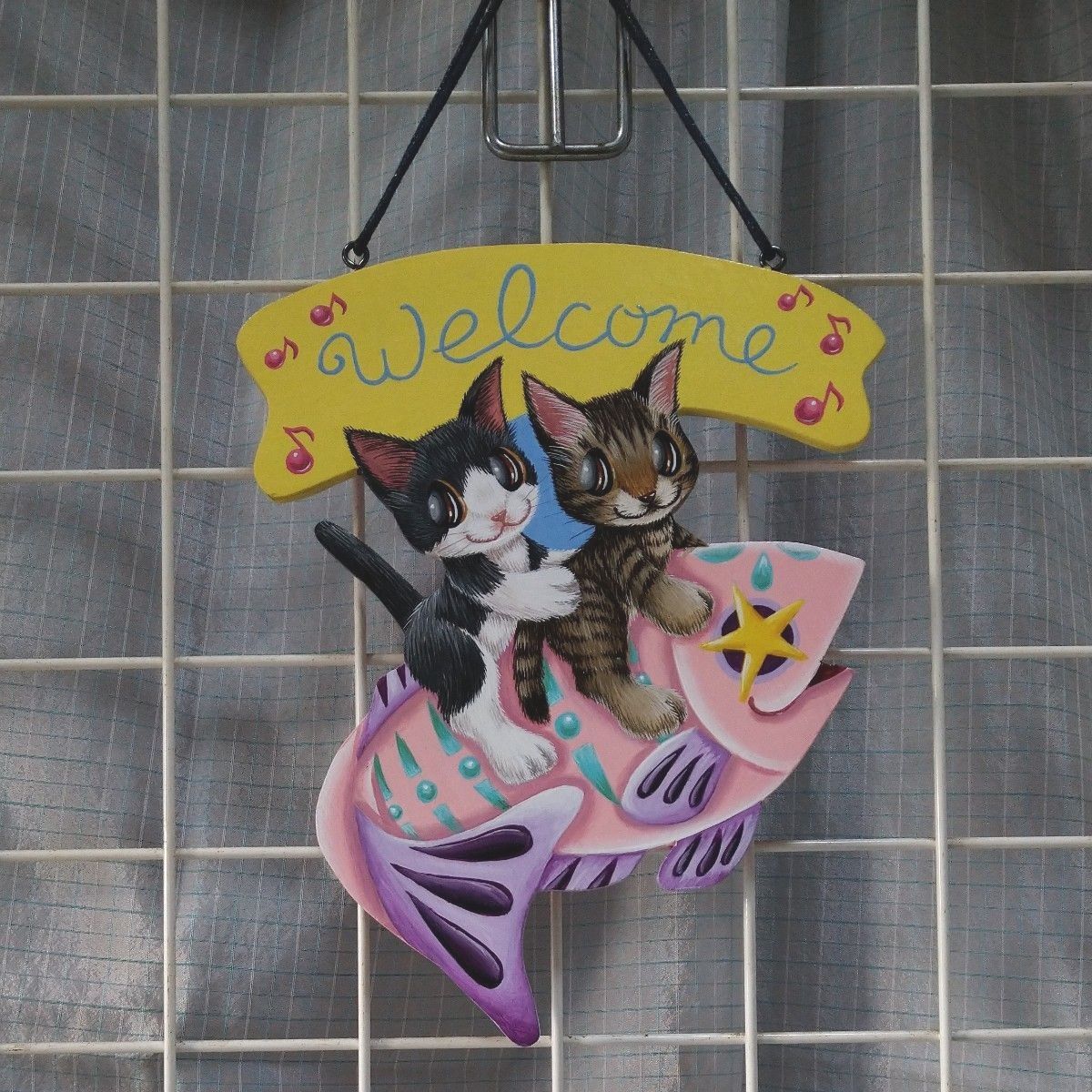 猫の壁掛け飾り・魚ドライブNo7　一体型仕様（縦約20cm）　ハンドメイド　猫雑貨　インテリア雑貨　猫手作り