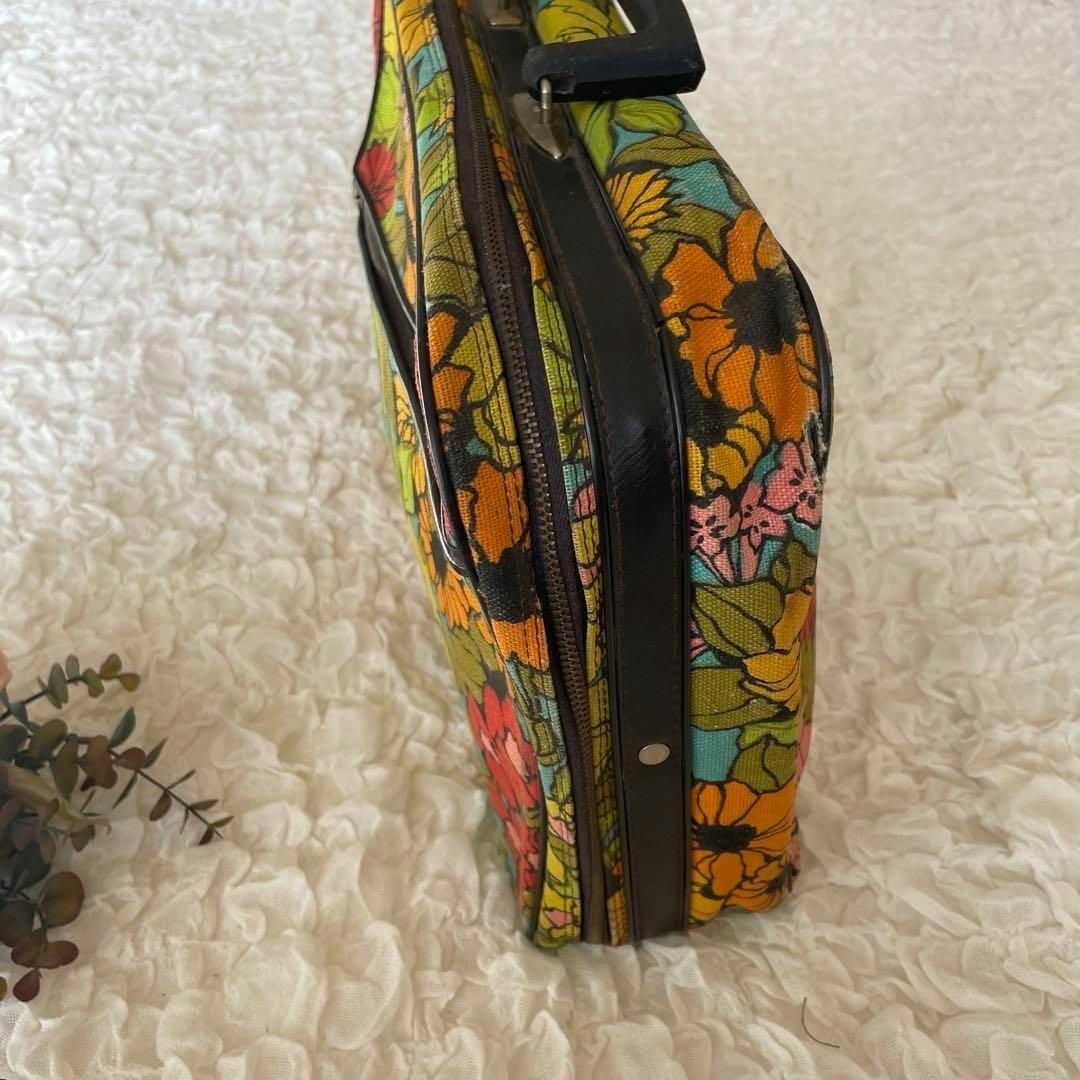 70S ヴィンテージ　トラベラーズバッグ　スーツケース　鍵付き　花柄　レトロ　大　VINTAGE　旅行_画像3