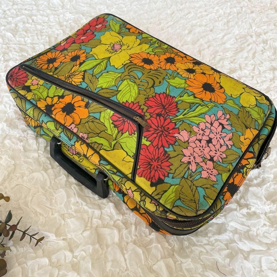 70S ヴィンテージ　トラベラーズバッグ　スーツケース　鍵付き　花柄　レトロ　大　VINTAGE　旅行_画像4