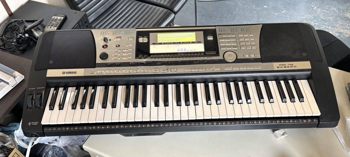 YAMAHA　ヤマハ　PSR-740　キーボード　電子ピアノ　シンセサイザー　61鍵盤　音出し確認済み_画像1