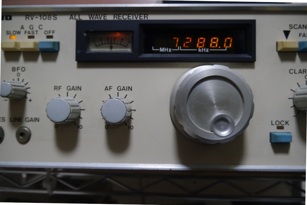 コレクション部屋から　FURUNO　RV-108S　プロ用全波受信機　動作品、状態はまずまずイイです　_短波北京放送受信