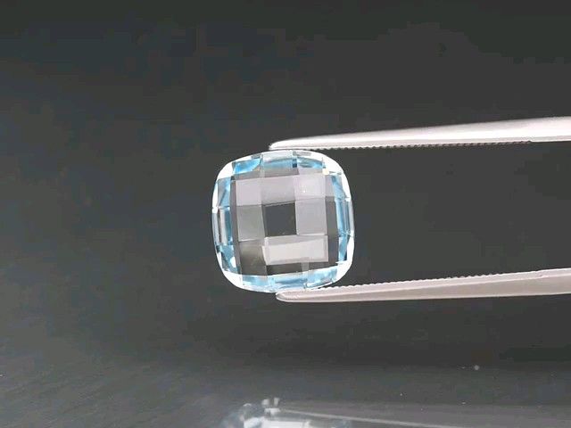 No.275 スカイブルートパーズ 約4.92ct 約10mm×10mm アフリカ産