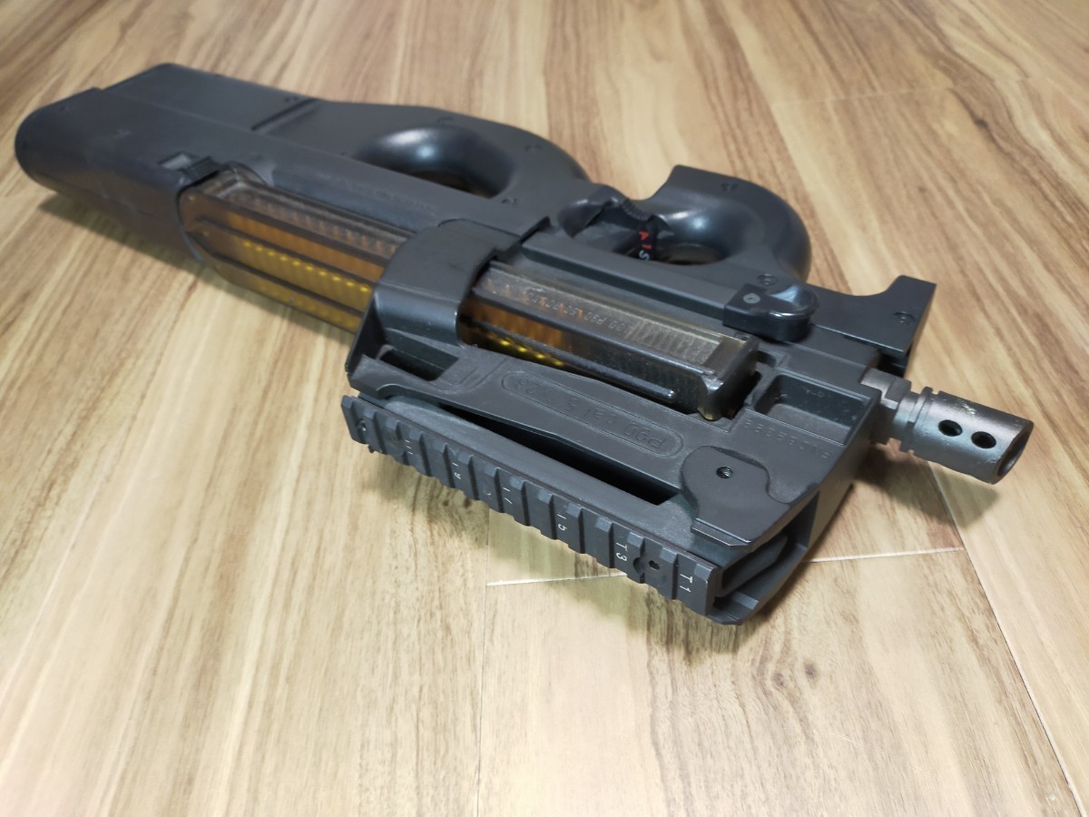 LayLax F FACTORY P90 タクティカルマウントベース取り付け LayLax F FACTORY P90 タクティカルマウントベース取り付け