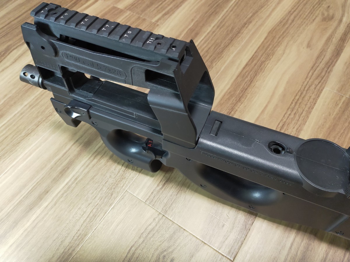 LayLax F FACTORY P90 タクティカルマウントベース取り付け LayLax F FACTORY P90 タクティカルマウントベース取り付け