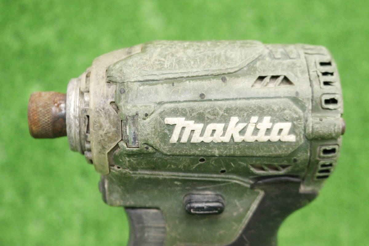 1000円～売り切り モデル不明 ジャンク makita インパクトドライバ 18V + 純正 バッテリー BL1860B_画像2