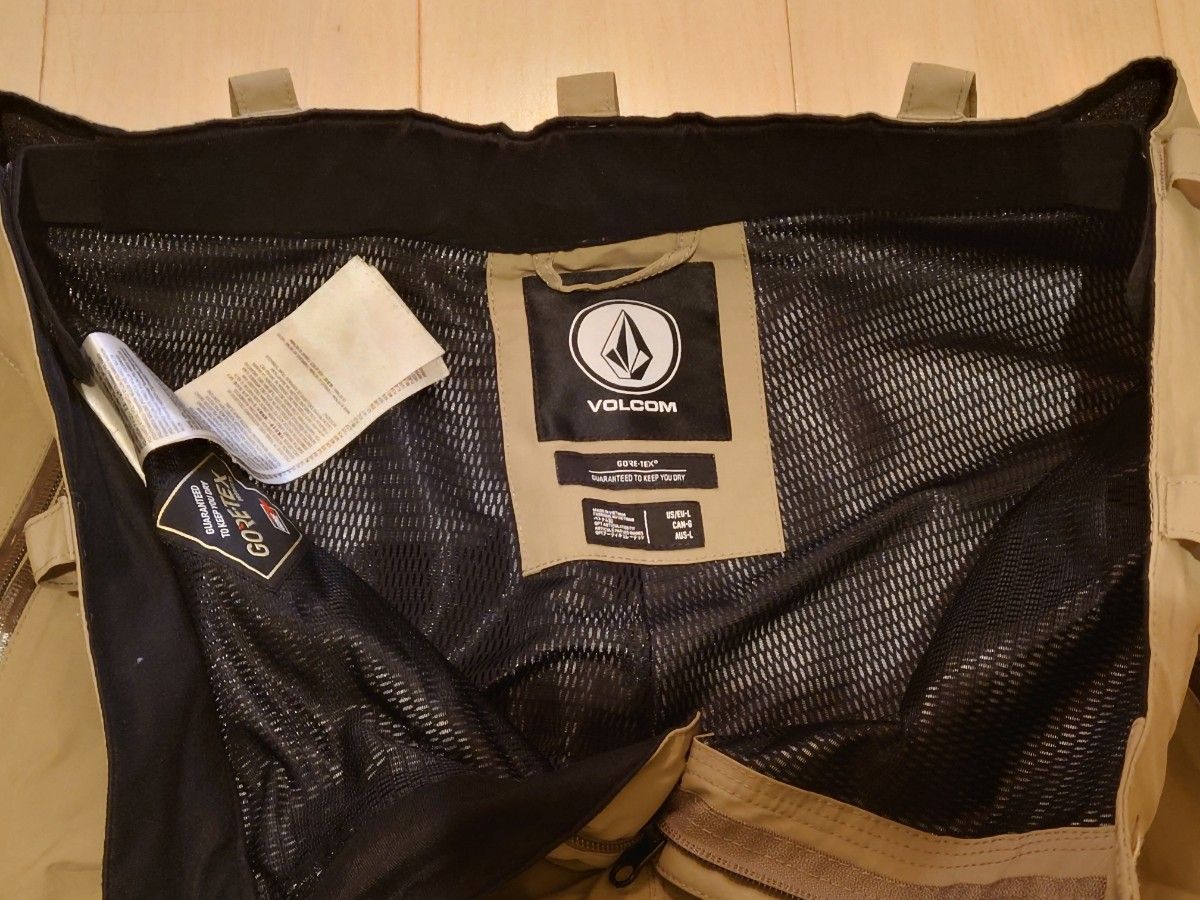 VOLCOM ゴアテックス jacket、PANTS 、新品 GORE-TEX グローブ  ウエア上下セット  Lサイズ