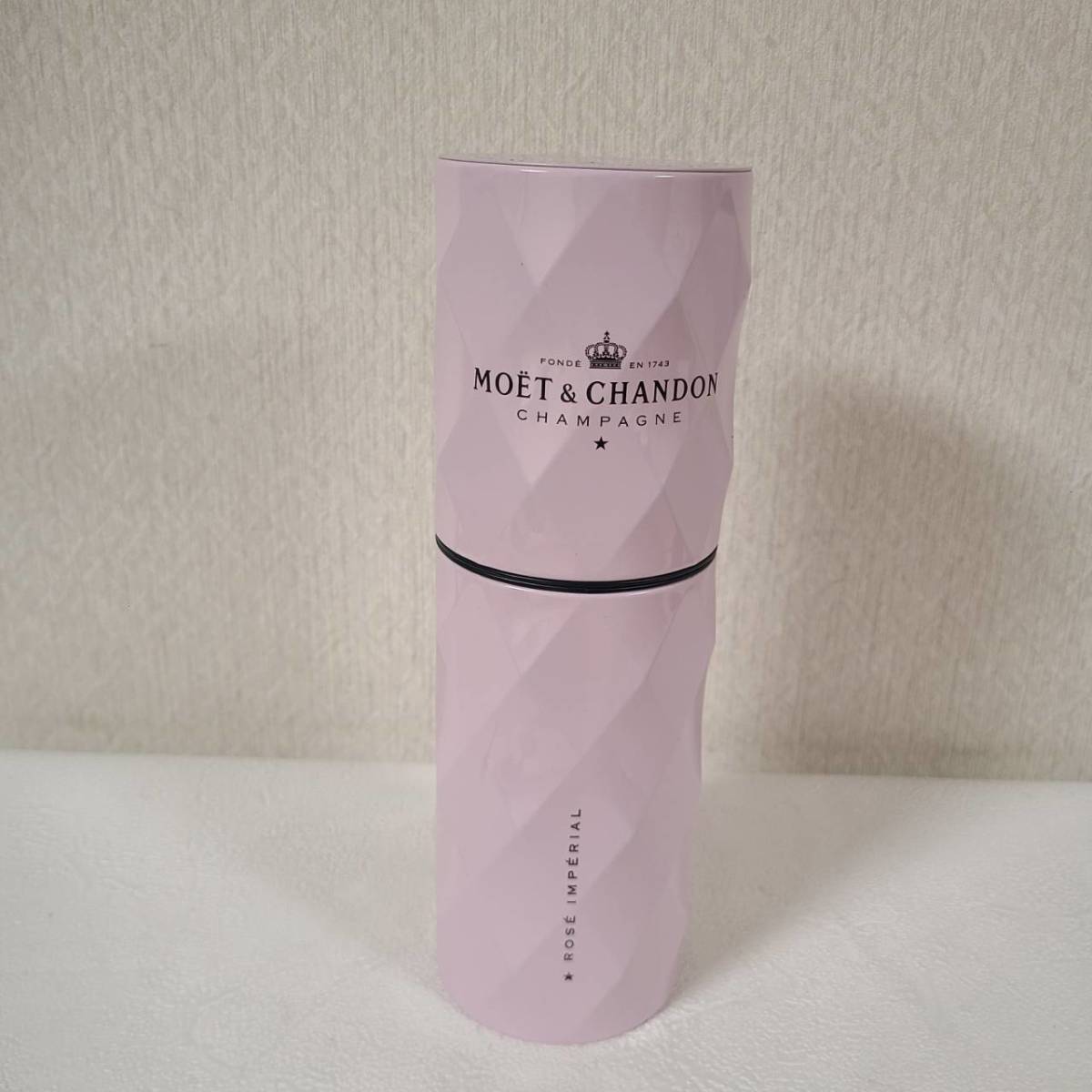 ★☆MOET&CHANDON モエシャンドン シャンパン 保存ケース ピンク☆★_画像1