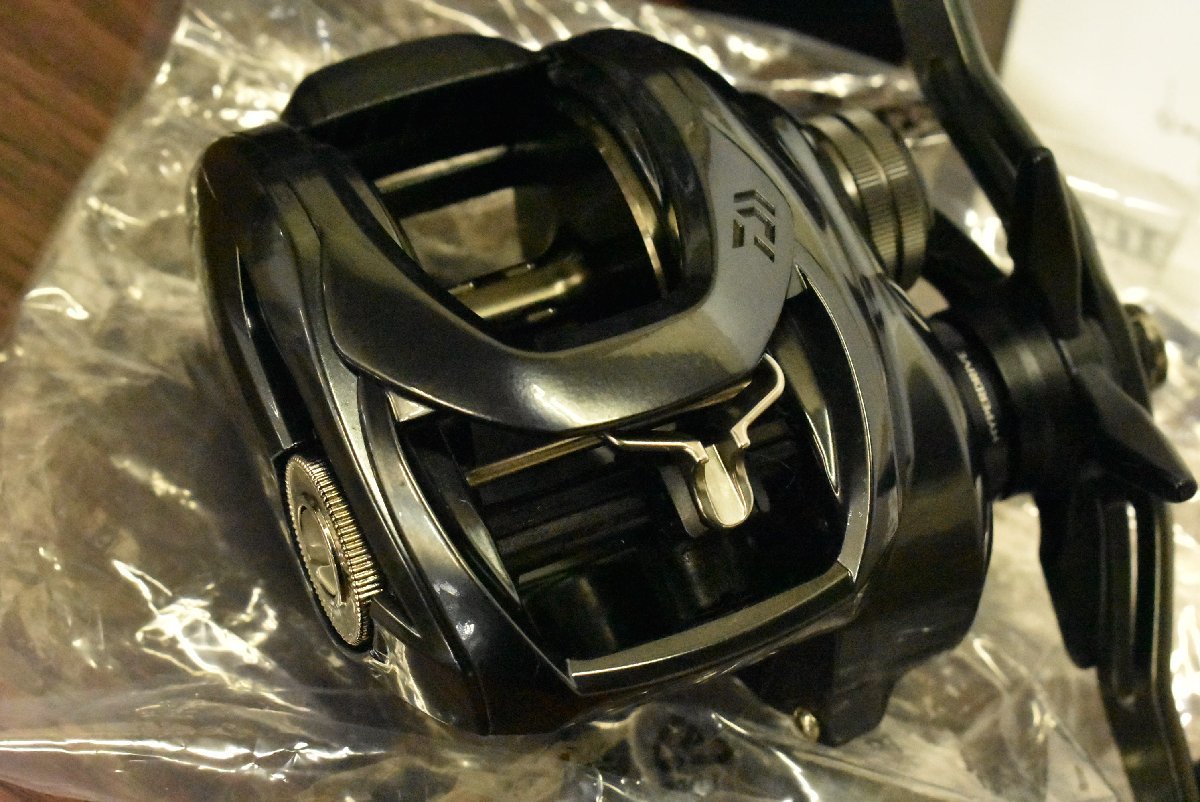 【良品☆】ダイワ タトゥーラ TW 300XHL DAIWA TATULA ビッグベイト ジャイアントベイト ベイトリール バス釣り CKN_画像4